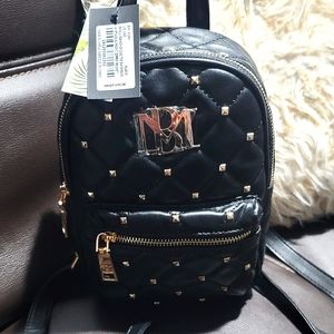 *Small Diamond Quilted Backpack w/Studs